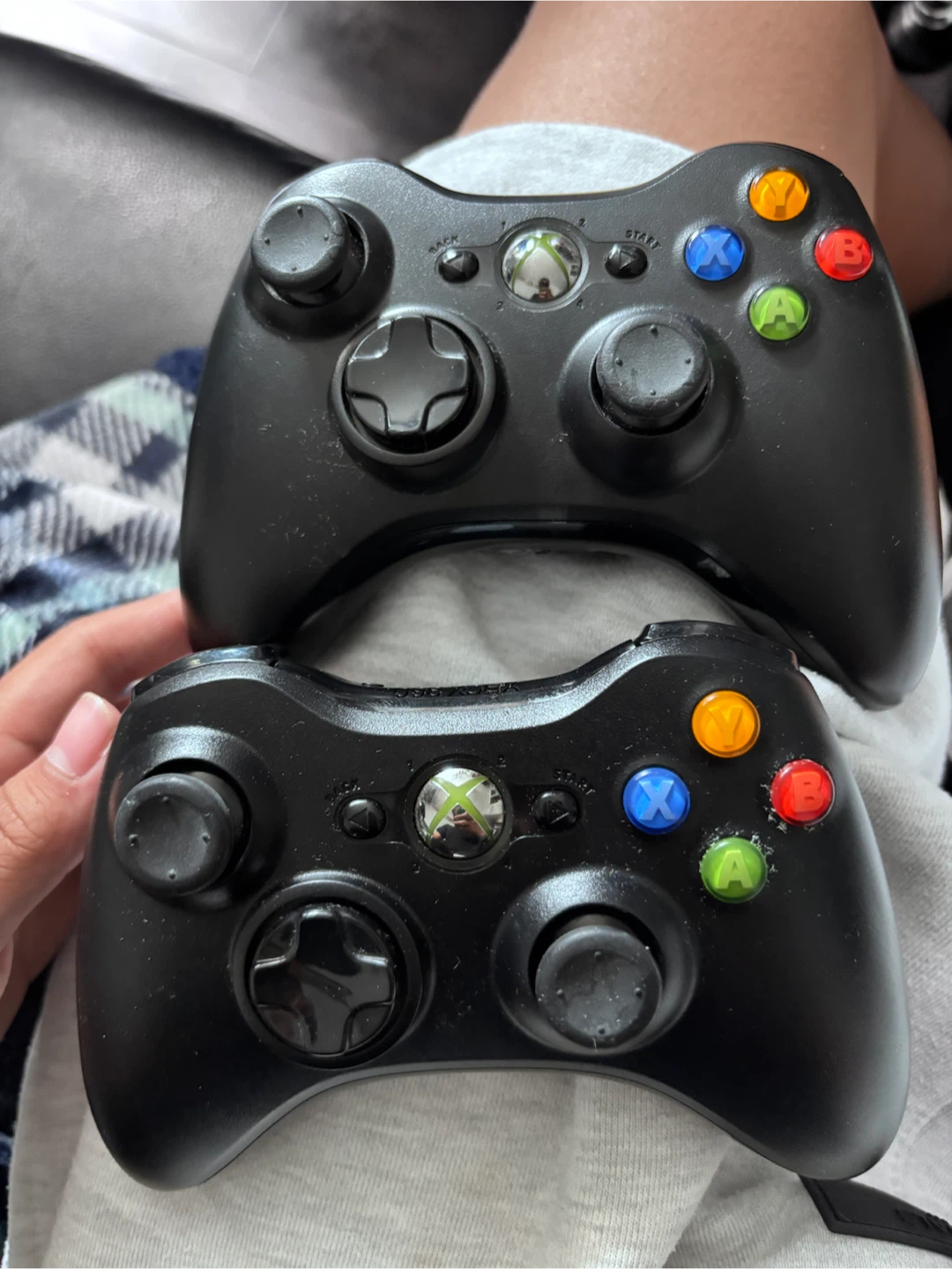 Xbox 360 250GB Console with Controllers and Games - photo 3