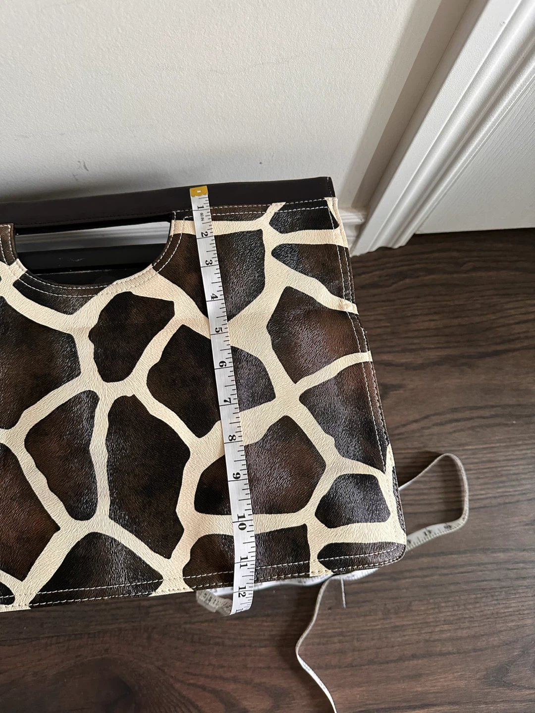 Giraffe Print Clutch Bag with Wooden Handle - photo 3