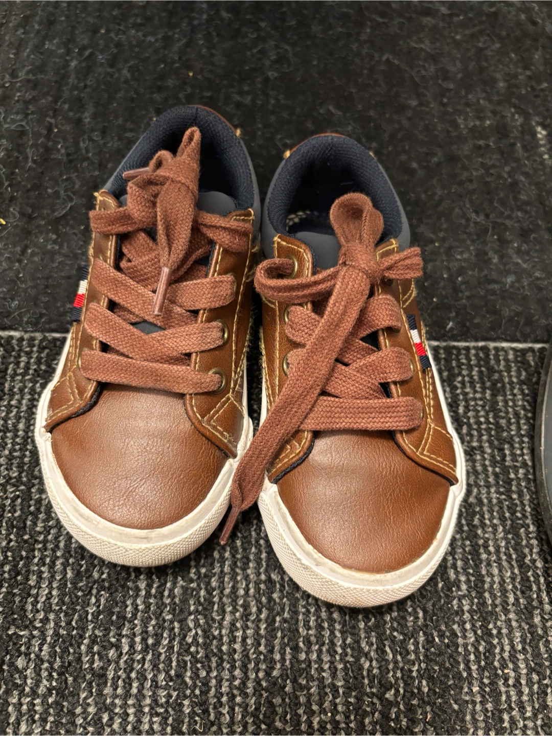 Toddler Brown Faux Leather Shoes Size 8 - photo 2