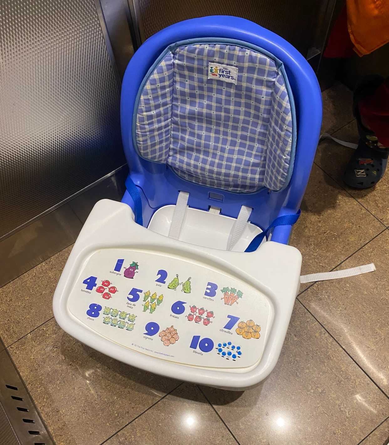 Baby booster chair / High chair (like new)