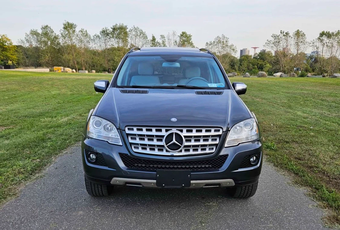 Mercedes-Benz ML 350 4MATIC SUV - photo 2