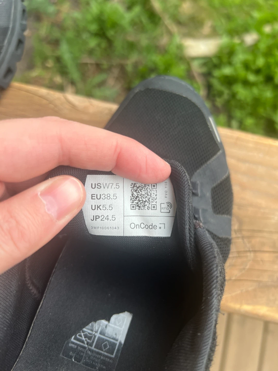 Woman’s On Cloud Shoes Black size 7.5 - photo 4