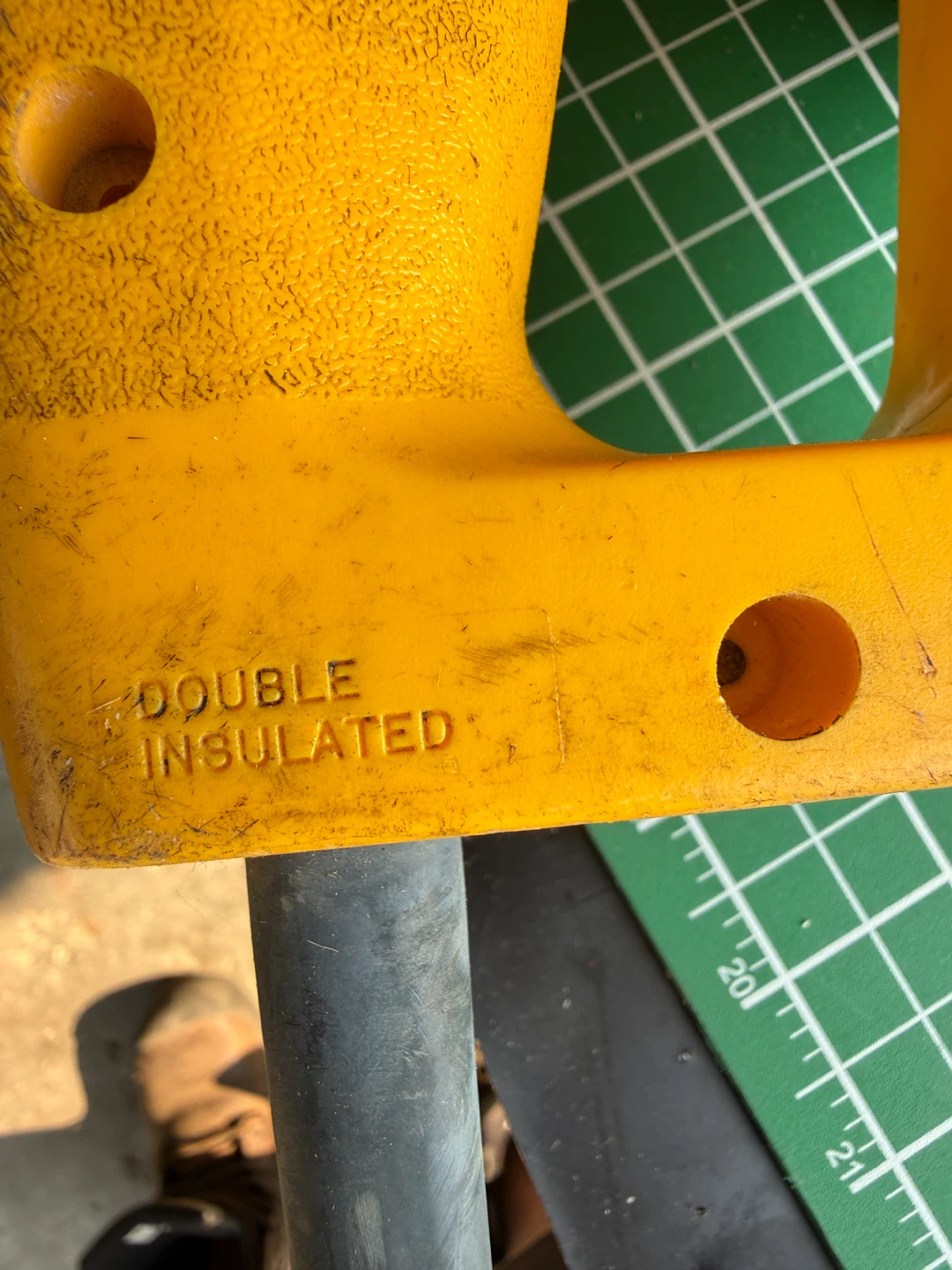 DEWALT RECI SAW FOR PARTS - photo 3