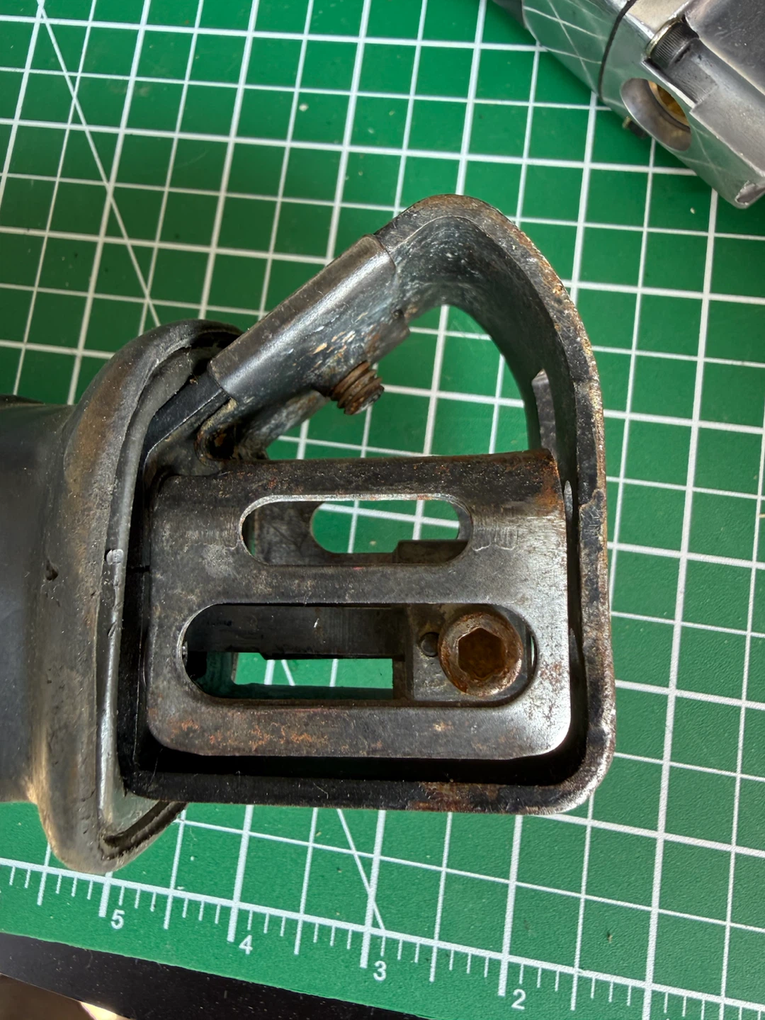 DEWALT RECI SAW FOR PARTS - photo 5