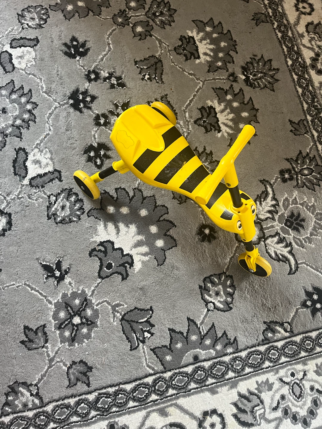 Yellow Bee Ride-On Scooter - photo 4
