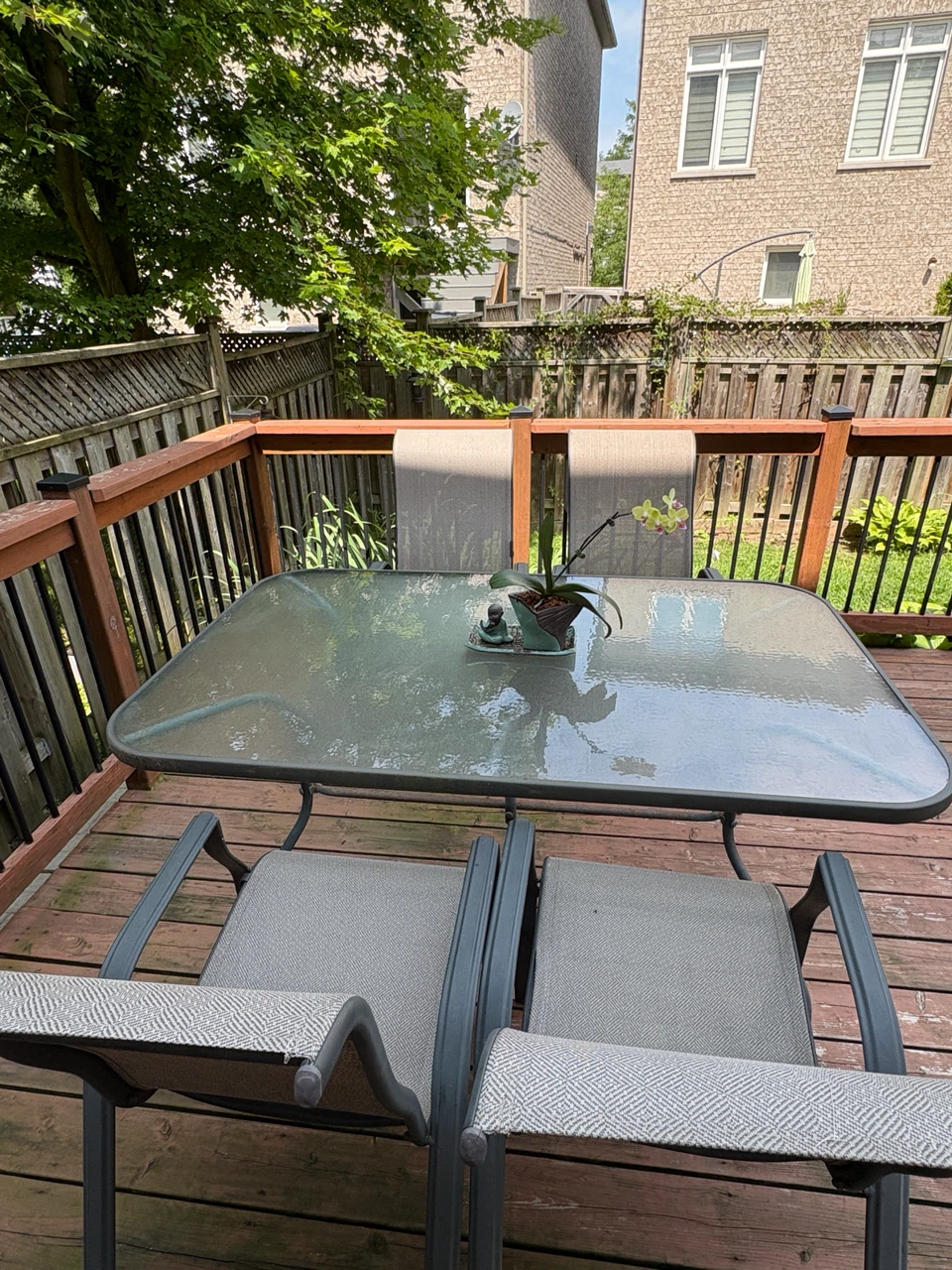 Glass top patio table with 4 chairs - photo 2