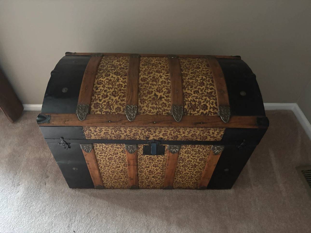 Antique Steamer Trunk Travel Chest - photo 2