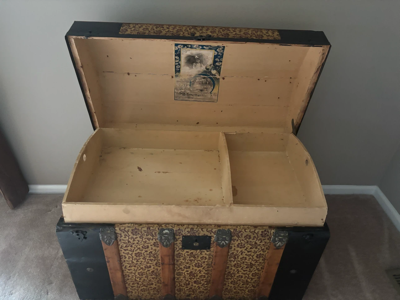 Antique Steamer Trunk Travel Chest - photo 3