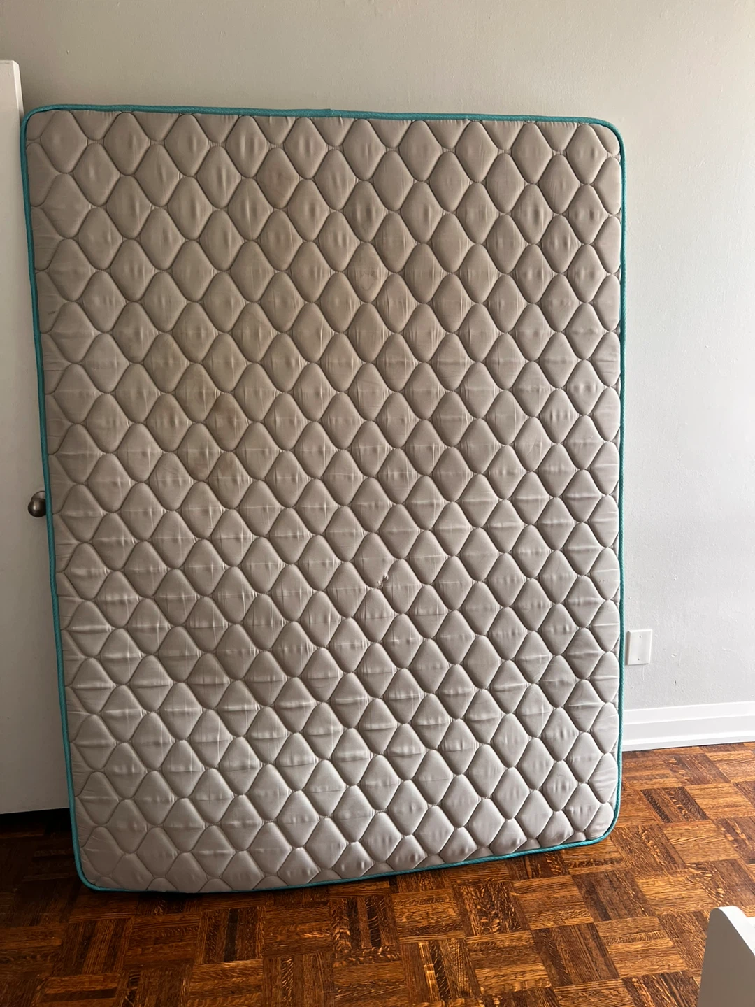 Queen size Quilted Mattress from smoke free and pet free home - photo 2