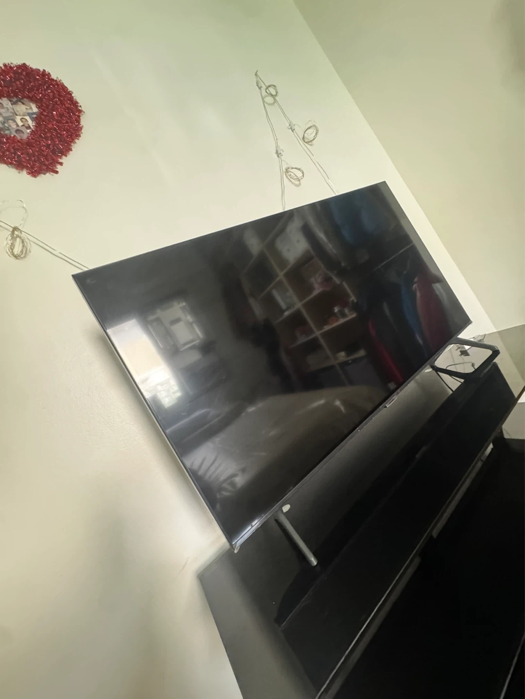 Television + Glass black table - photo 3