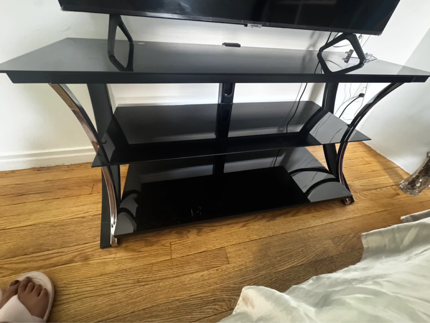 Television + Glass black table - photo 2