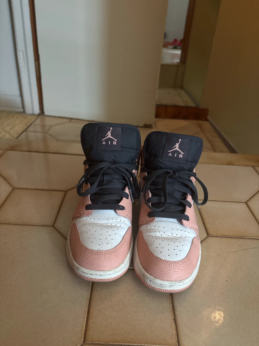 Nike Air Jordan 1 Mid Pink White GS Youth Size 6.5Y - photo 2