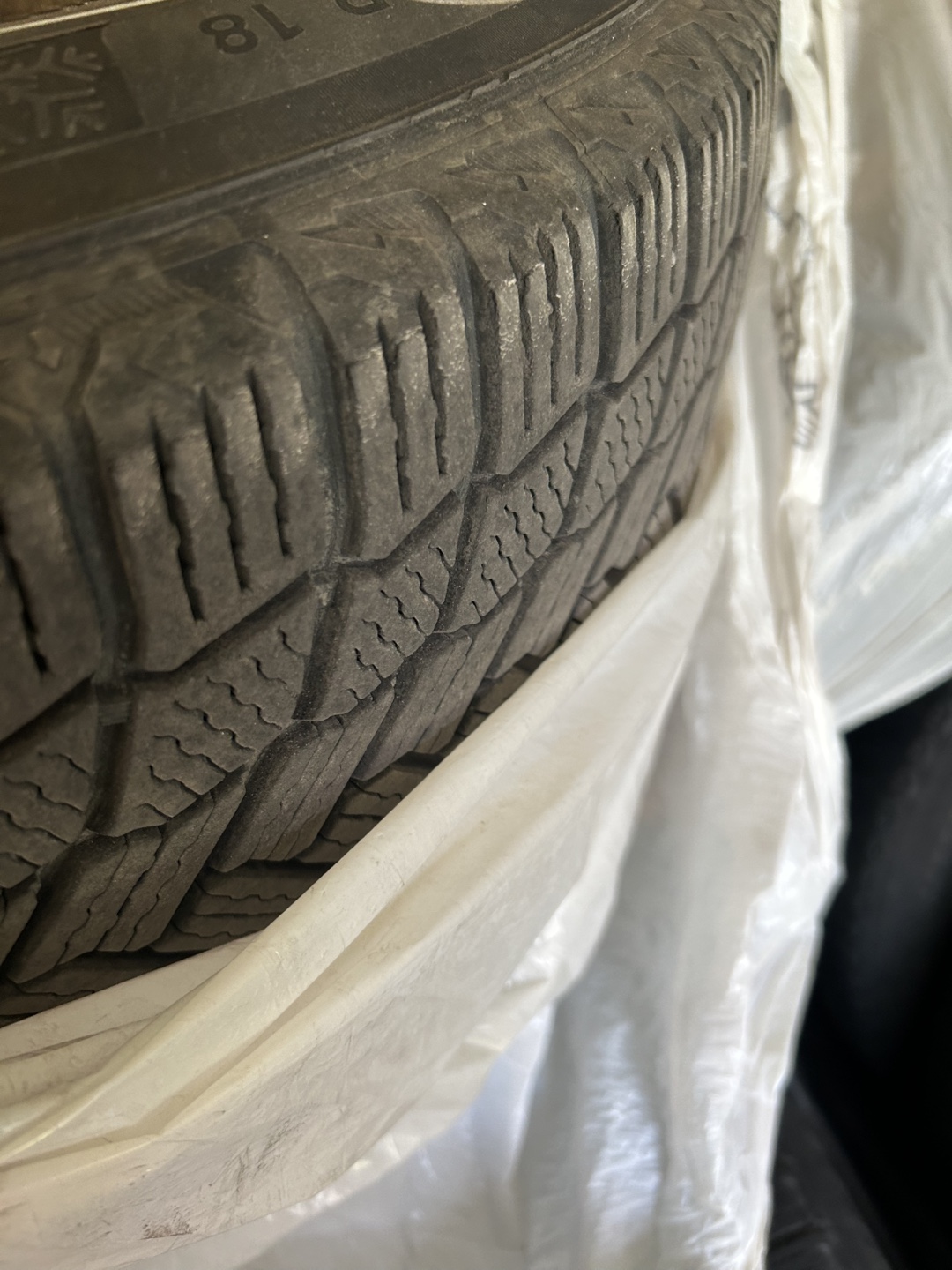 Winter Tire and Rim - 235/60R18 - photo 2
