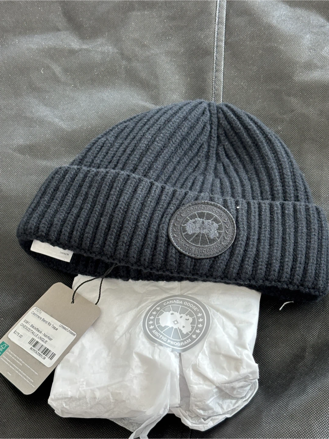 Canada Goose Cashmere hat New with tags