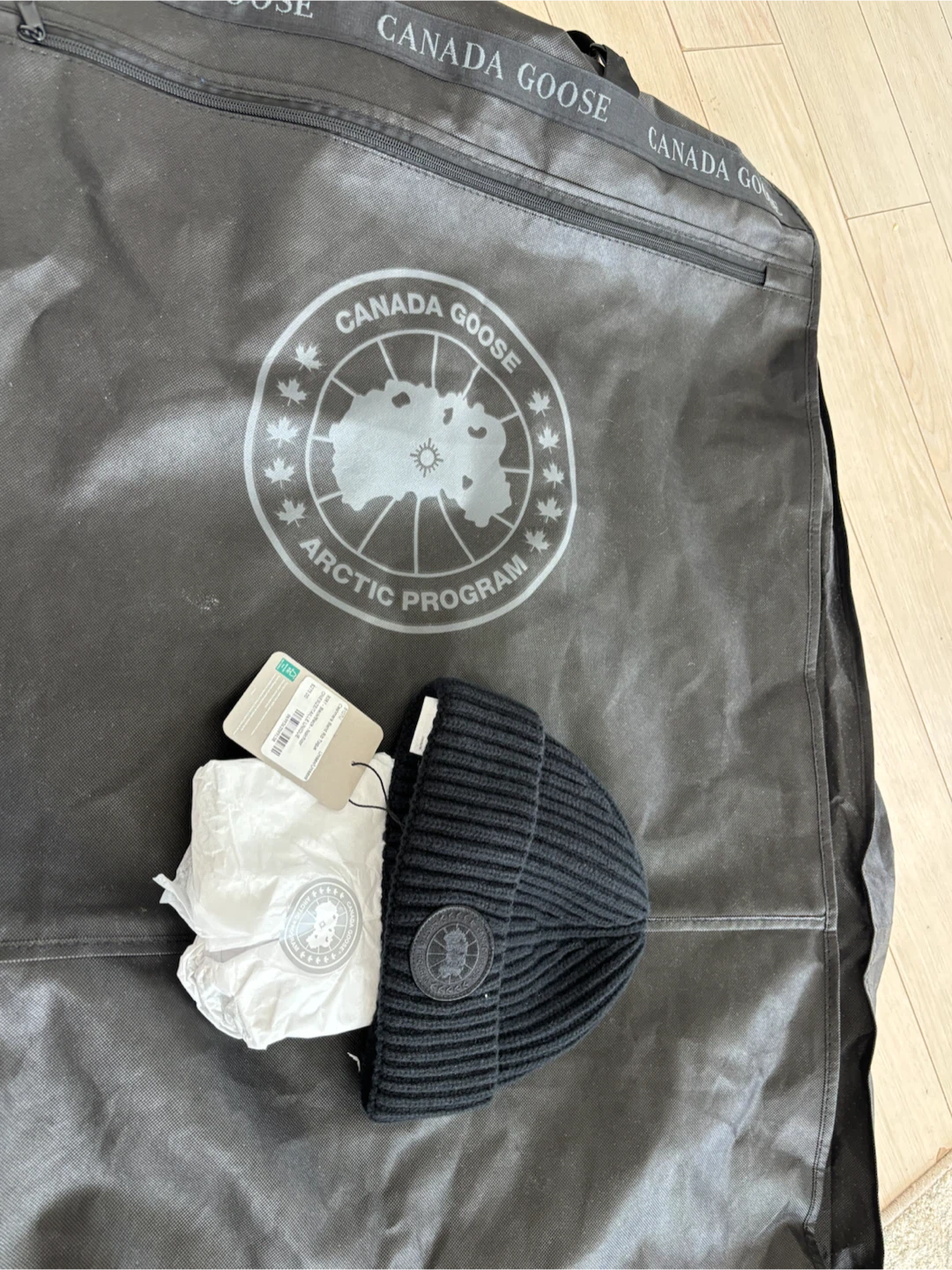 Canada Goose Cashmere hat New with tags - photo 3