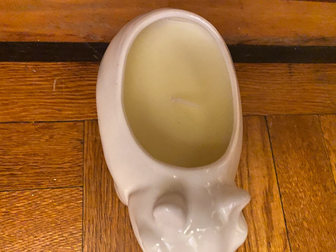 White Hippo Shaped Candle - photo 4
