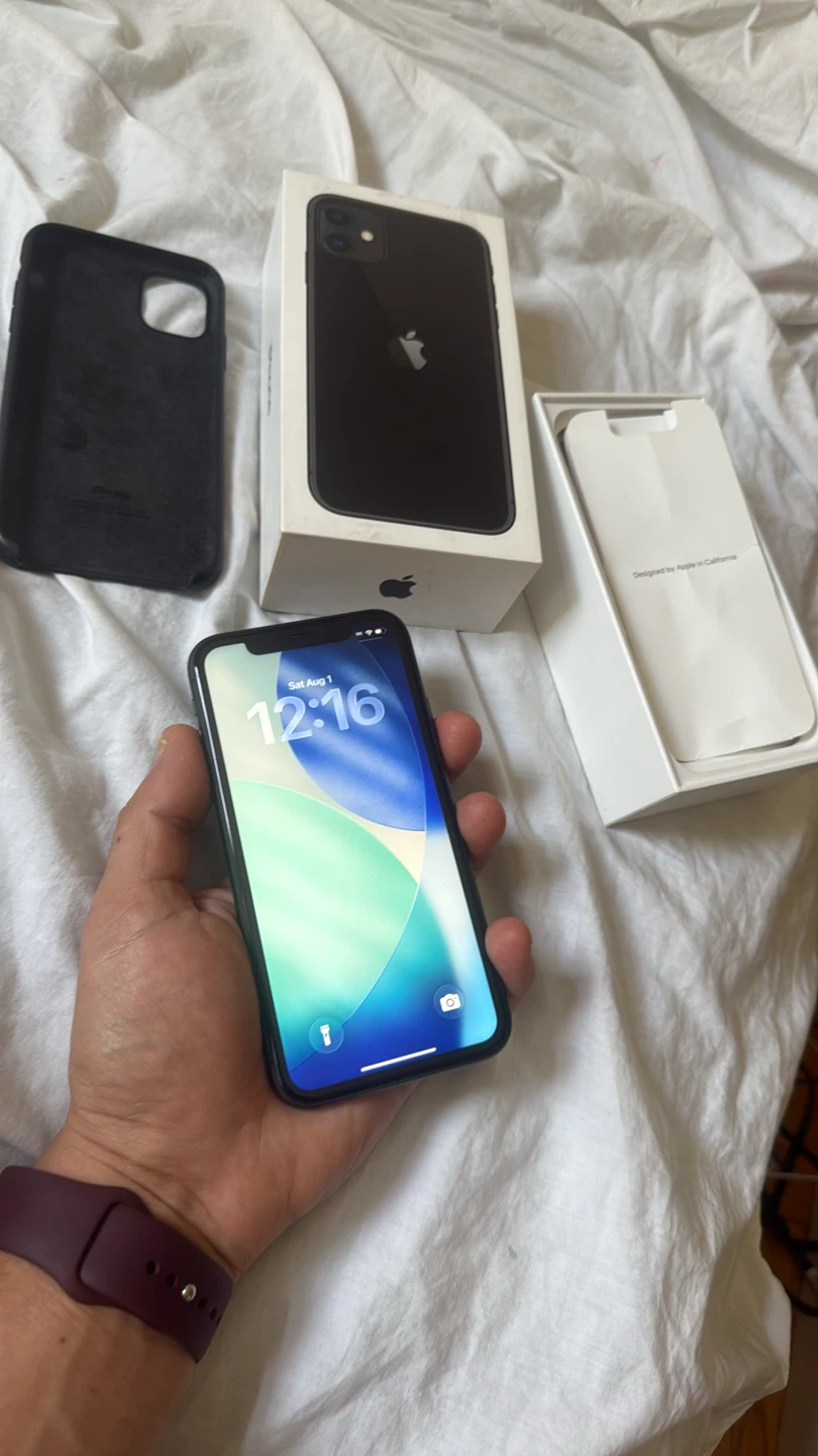Apple iPhone 11 - Black - photo 2