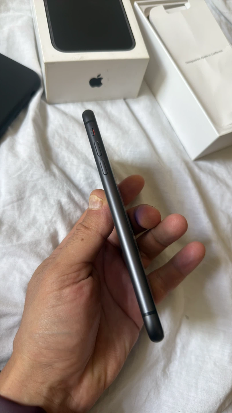 Apple iPhone 11 - Black - photo 3