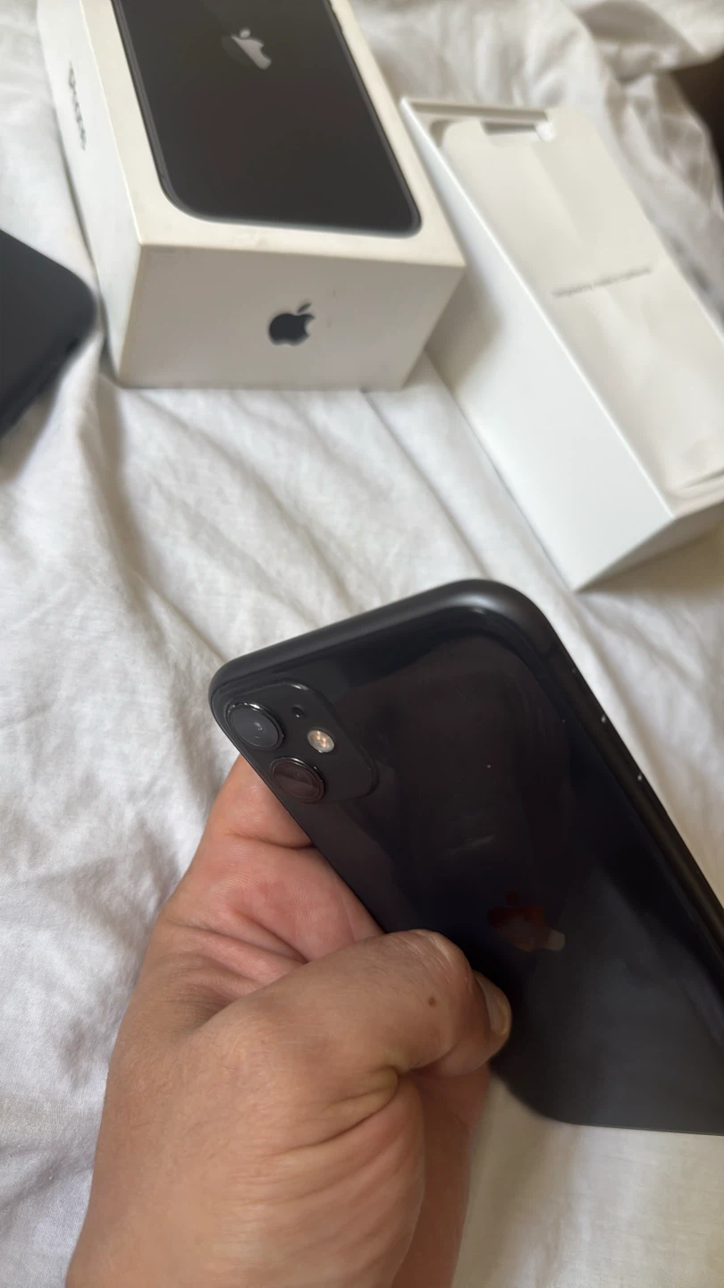 Apple iPhone 11 - Black - photo 5