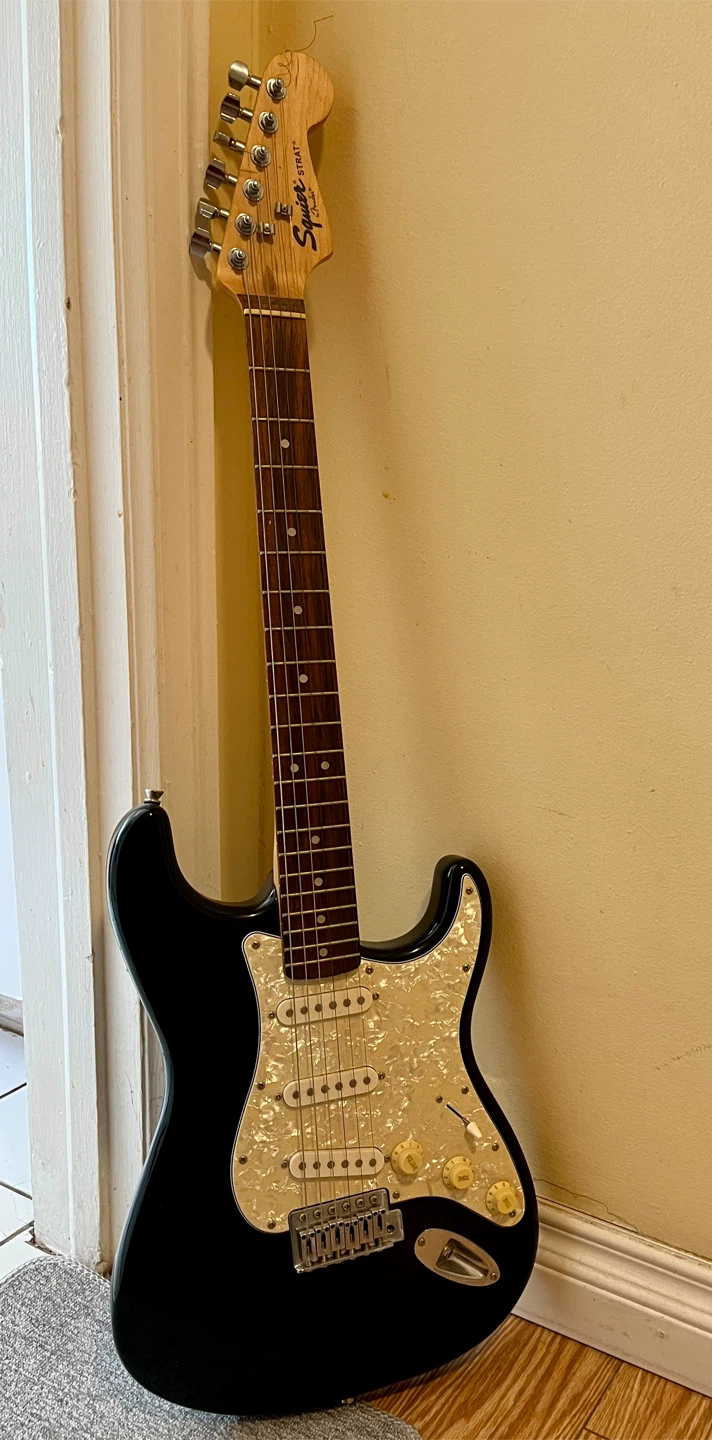 Squier Affinity Strat Electric Guitar - Black
