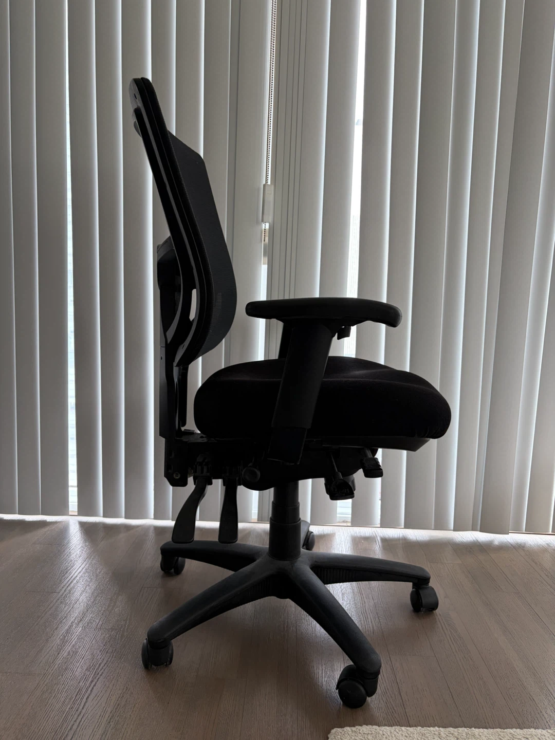 Office Chair - photo 2