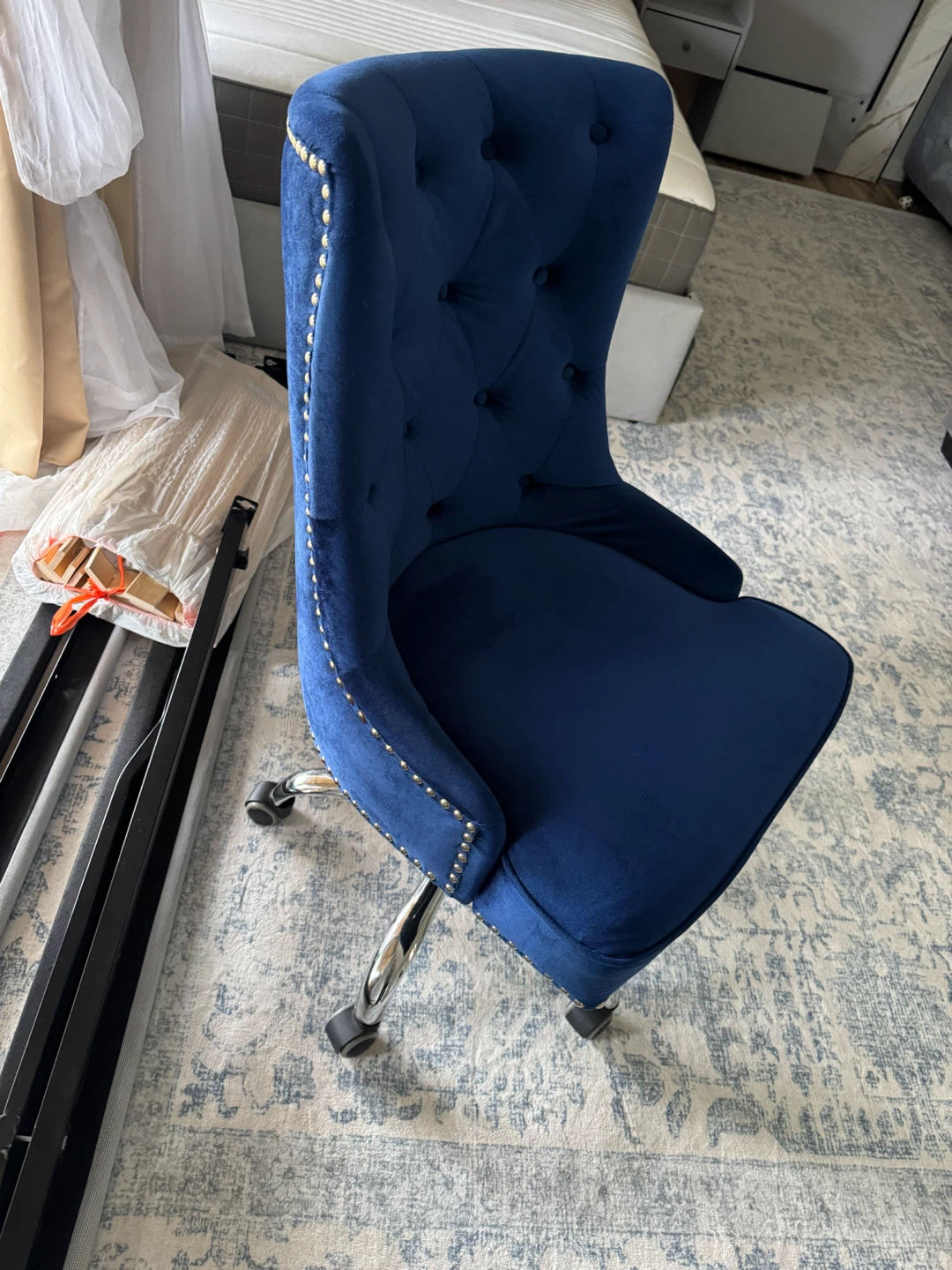 Blue Velvet Tufted Office Chair - photo 4