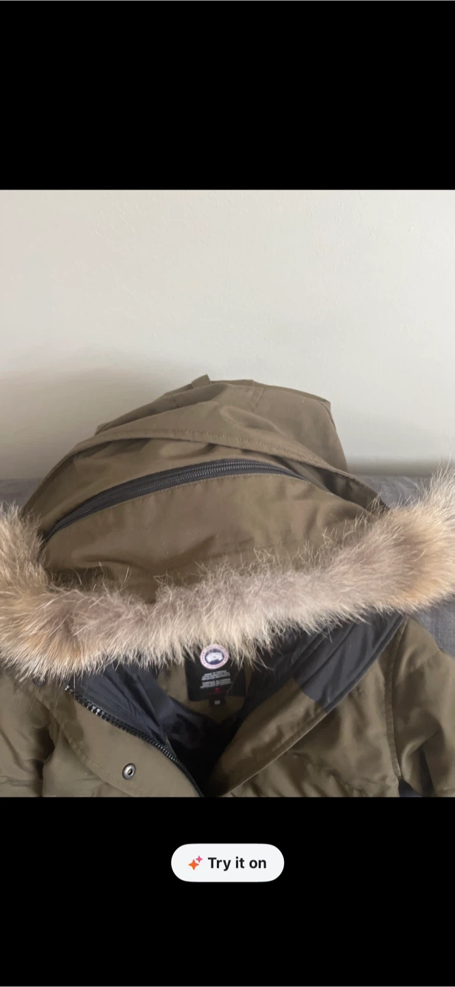 Canada Goose Women's Winter Parka - photo 2