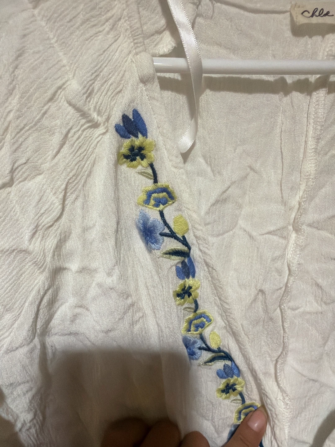 Chloe & Kat White Embroidered Cropped Top - photo 2