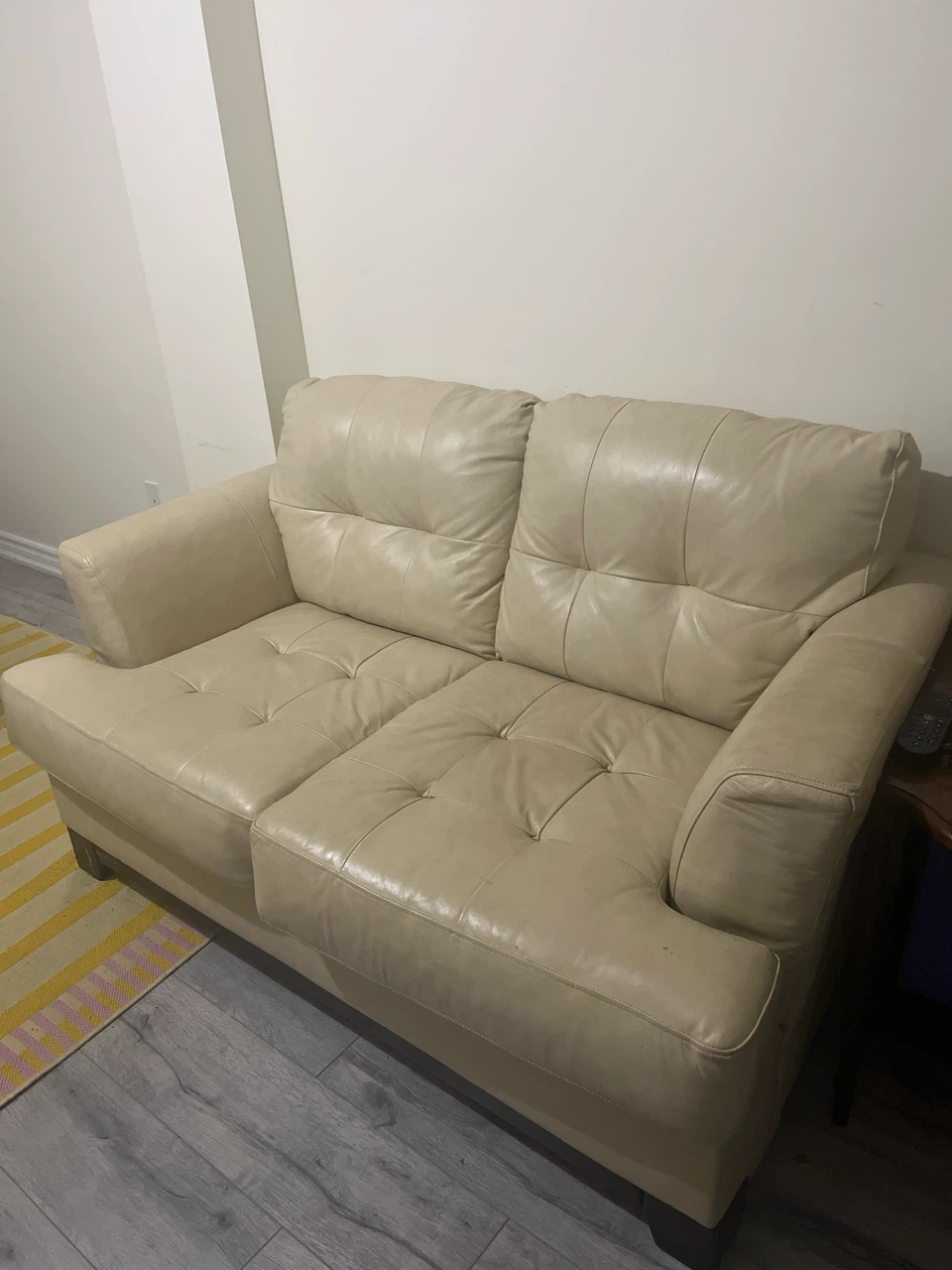 2 Cream Leather Loveseat Sofa - photo 5