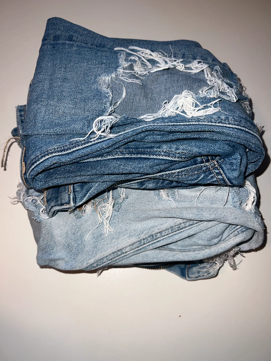2 Pairs American eagle ripped jeans size 0 (24”)