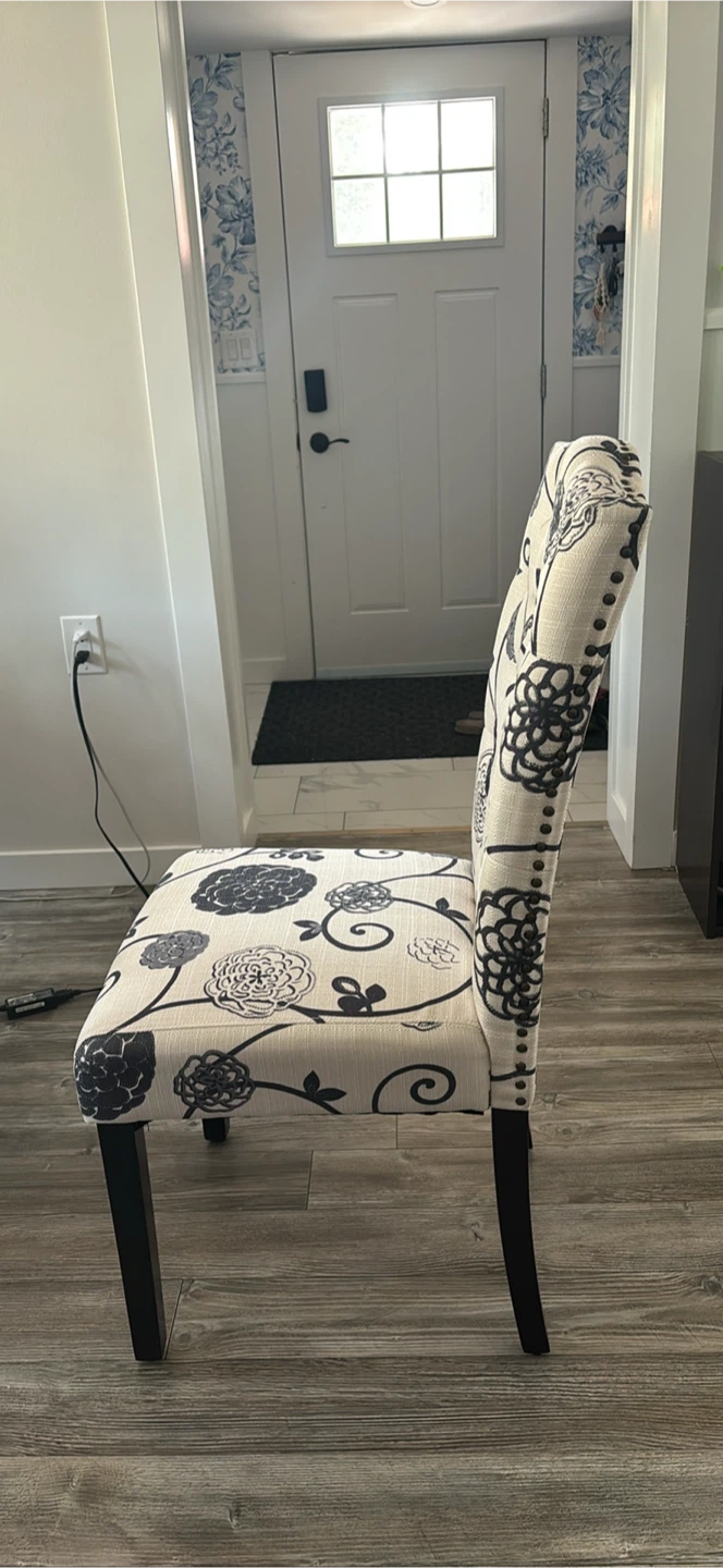 6 Accent Chair with Floral Pattern - photo 3