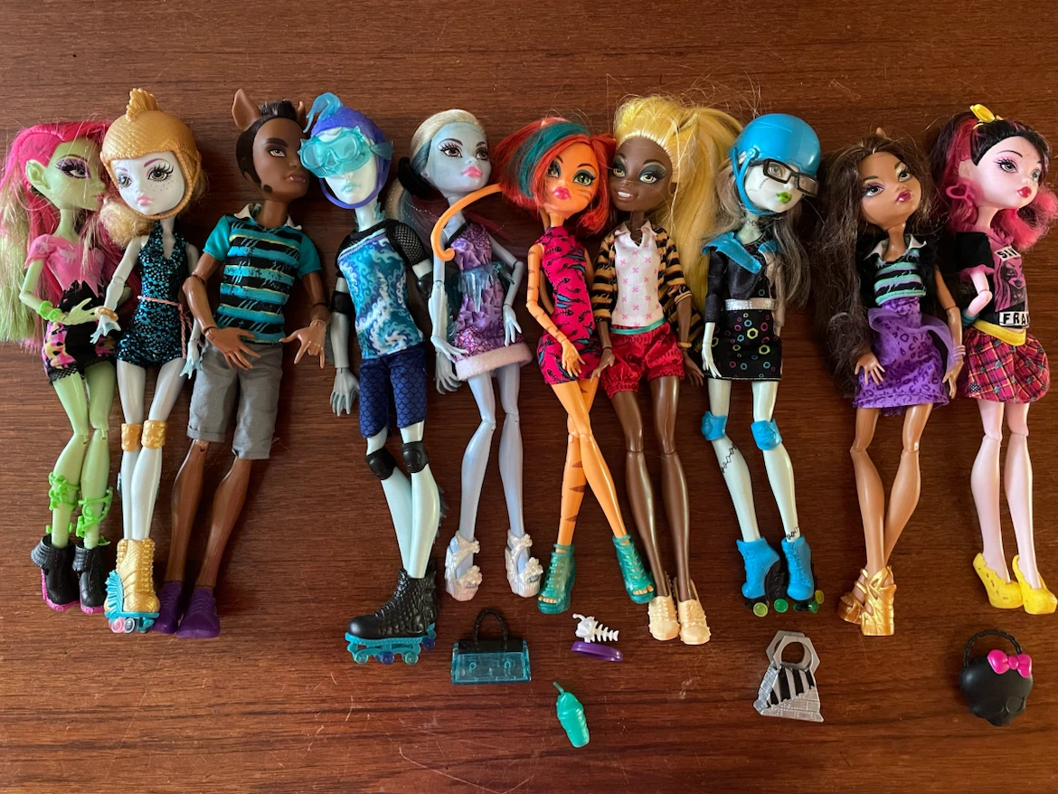 Monster High Dolls Lot