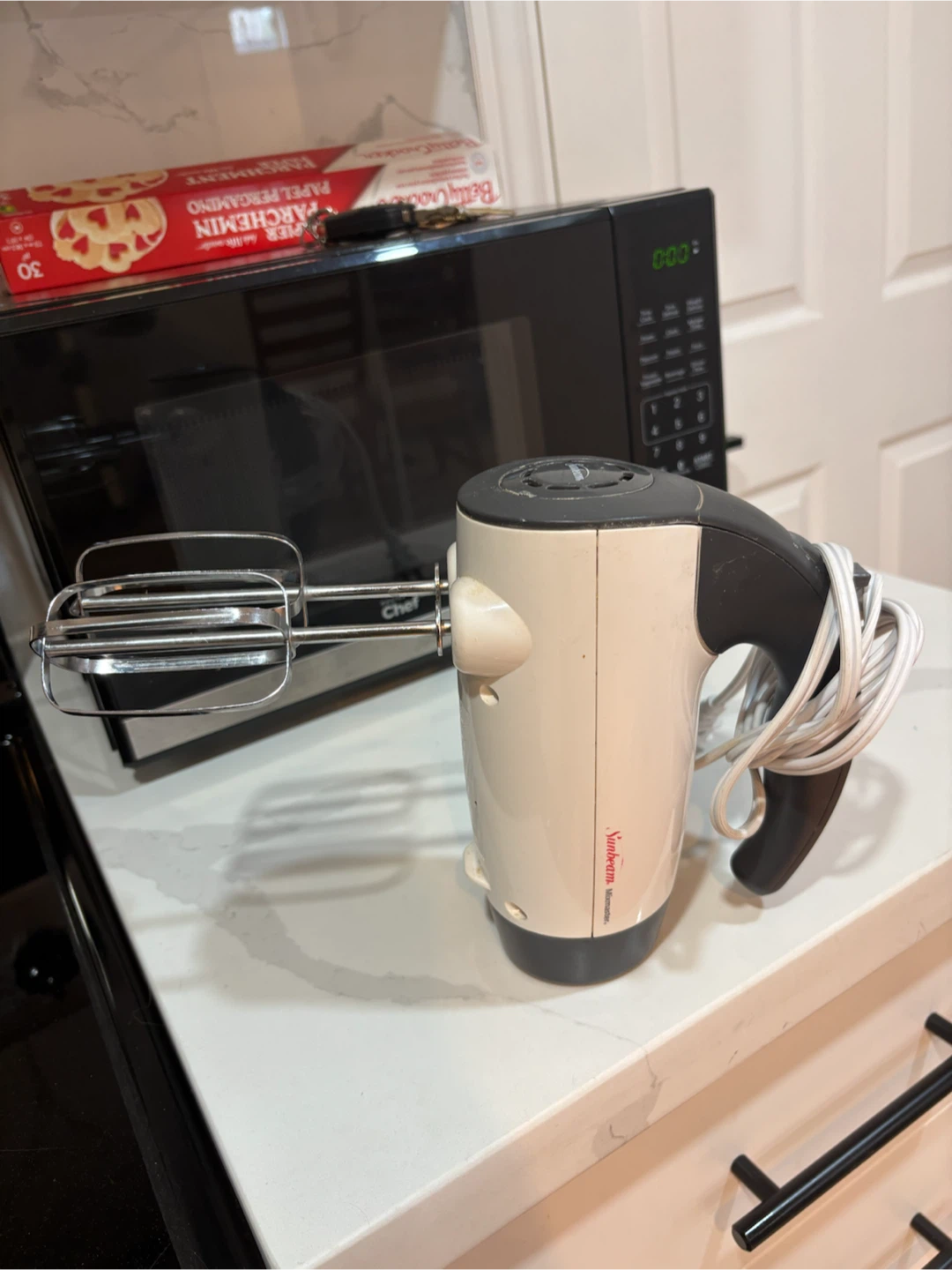 Sunbeam Hand Mixer with Beaters