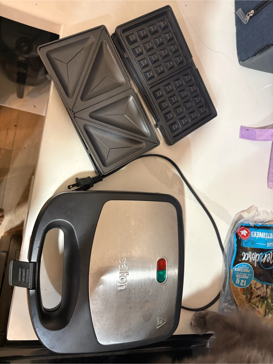 Salton 3-in-1 Grilleye, Sandwich & Waffle Maker