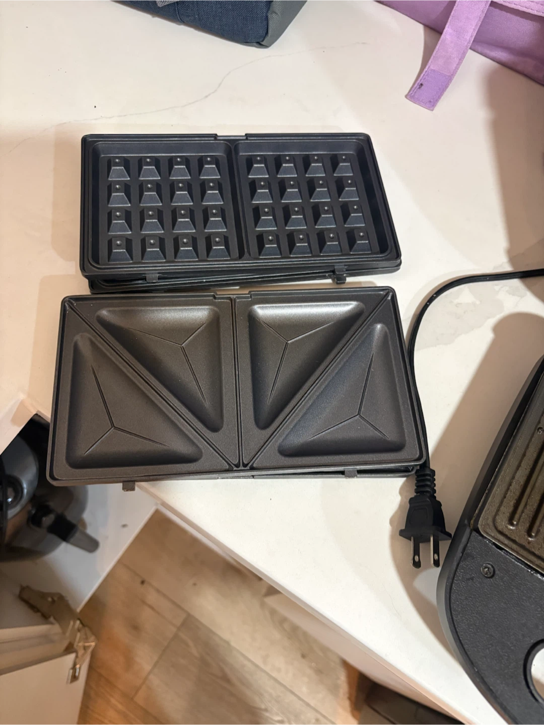 Salton 3-in-1 Grilleye, Sandwich & Waffle Maker - photo 2