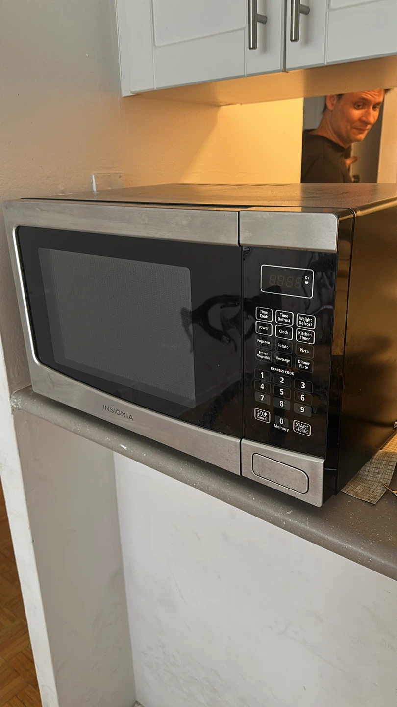 Microwave Oven - photo 2