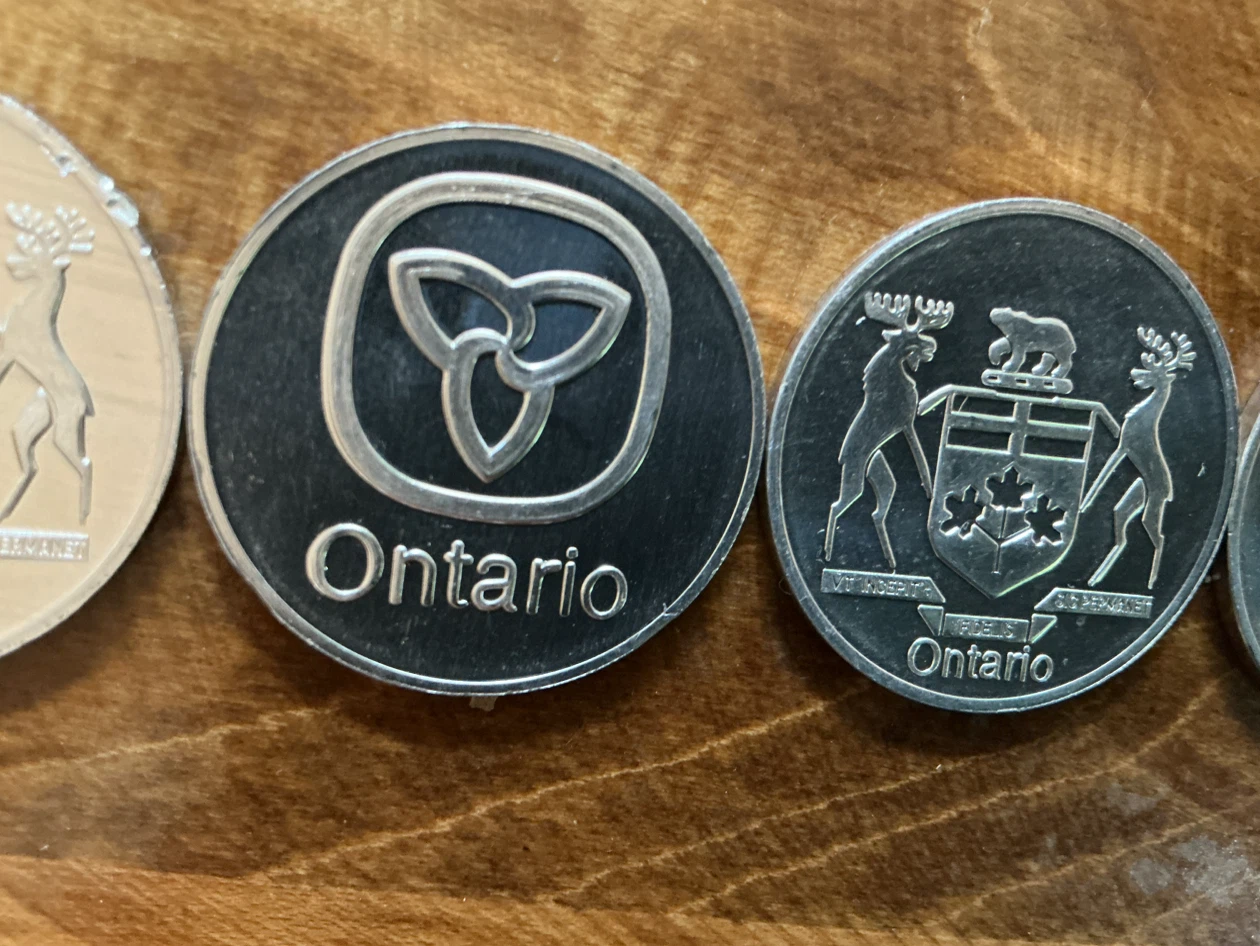 6 Ontario Crest Coat of Arms TRILLIUM LOGO Souvenir Tokens - photo 2