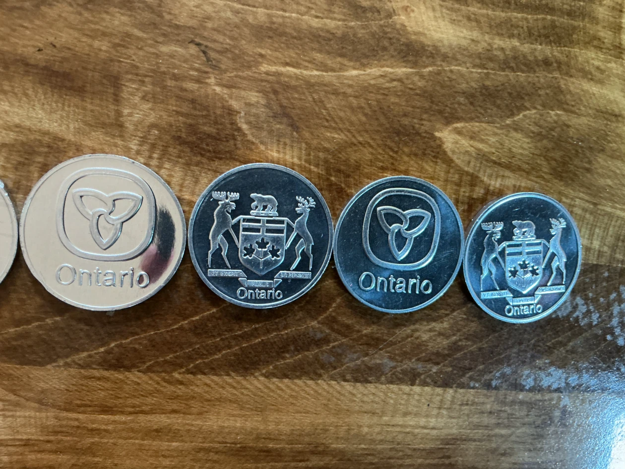 6 Ontario Crest Coat of Arms TRILLIUM LOGO Souvenir Tokens - photo 5