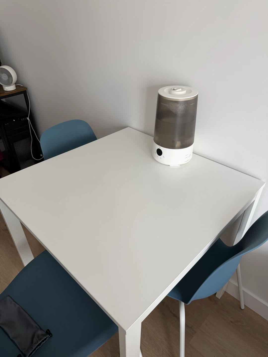 IKEA VIHALS Table - White
