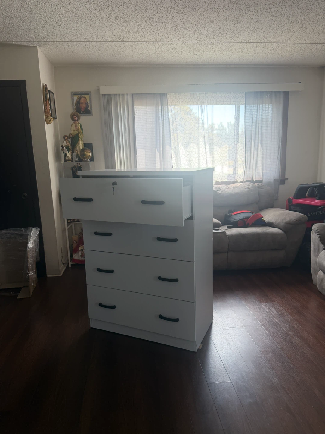 White 4 -Drawer Dresser