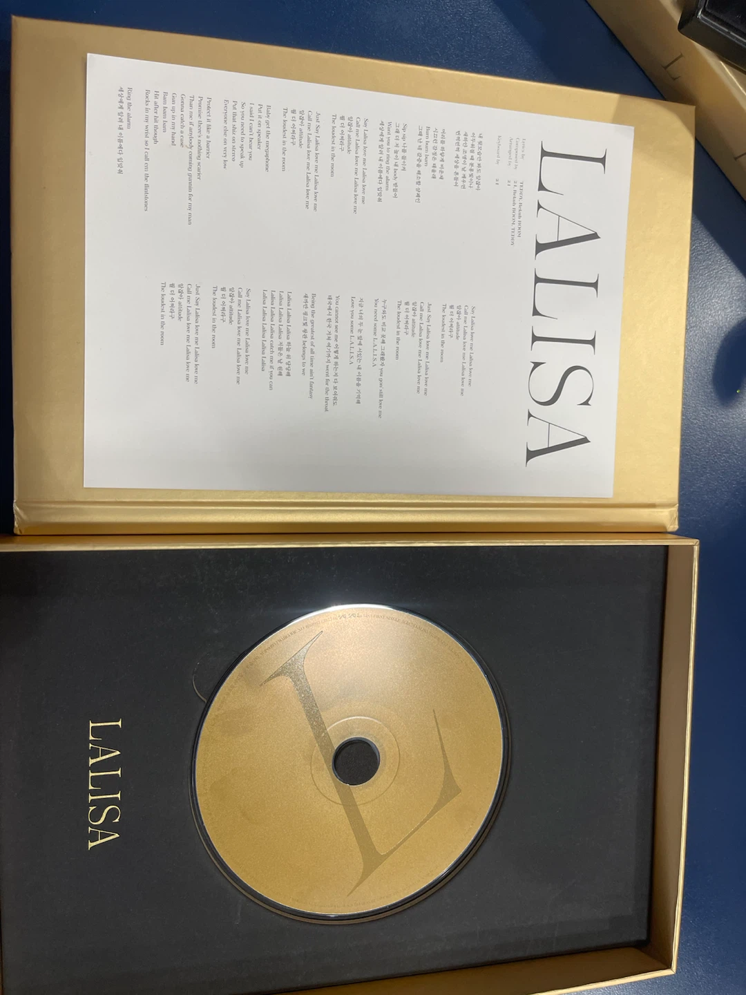 LISA LALISA Photobook CD Box Set - photo 3