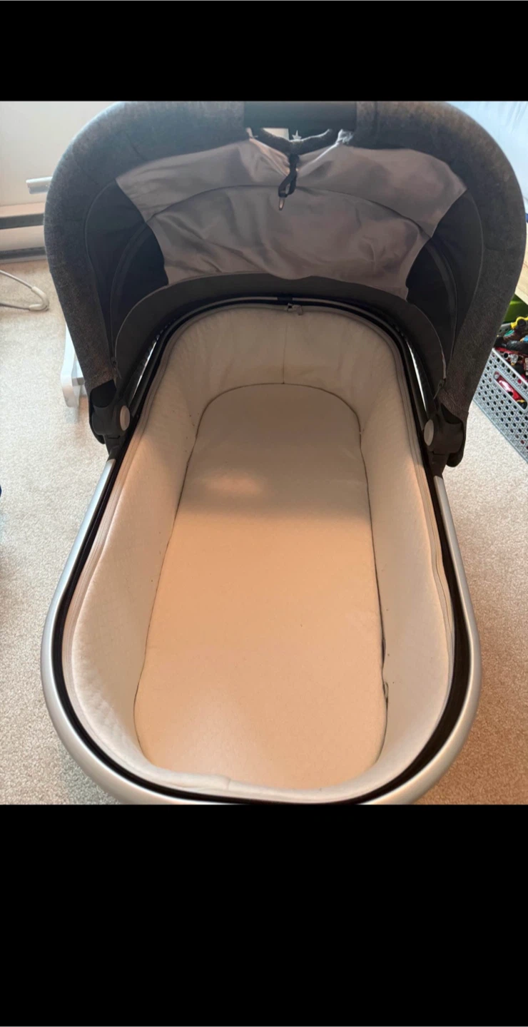 Uppababy Vista V2 stroller and bassinet - photo 5