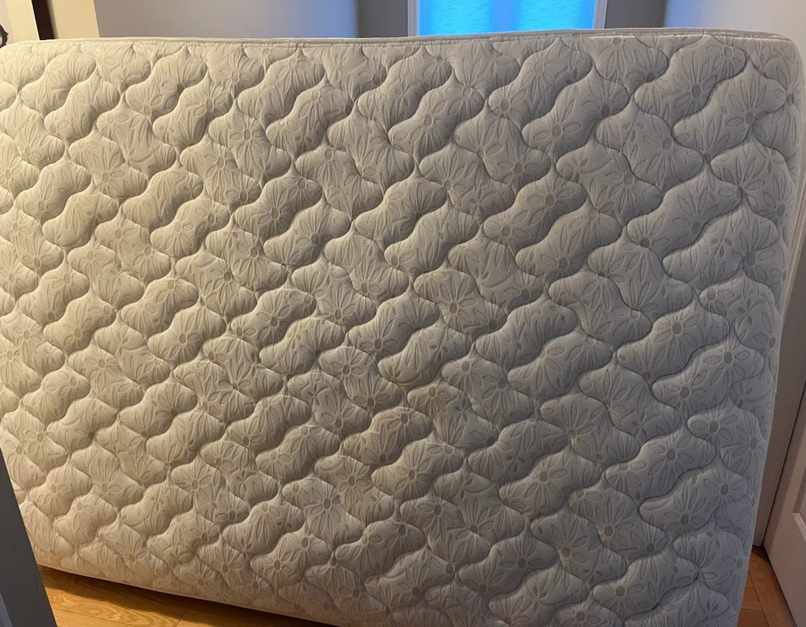 Queen Mattress Serta Daytona Independent Coil Mattress