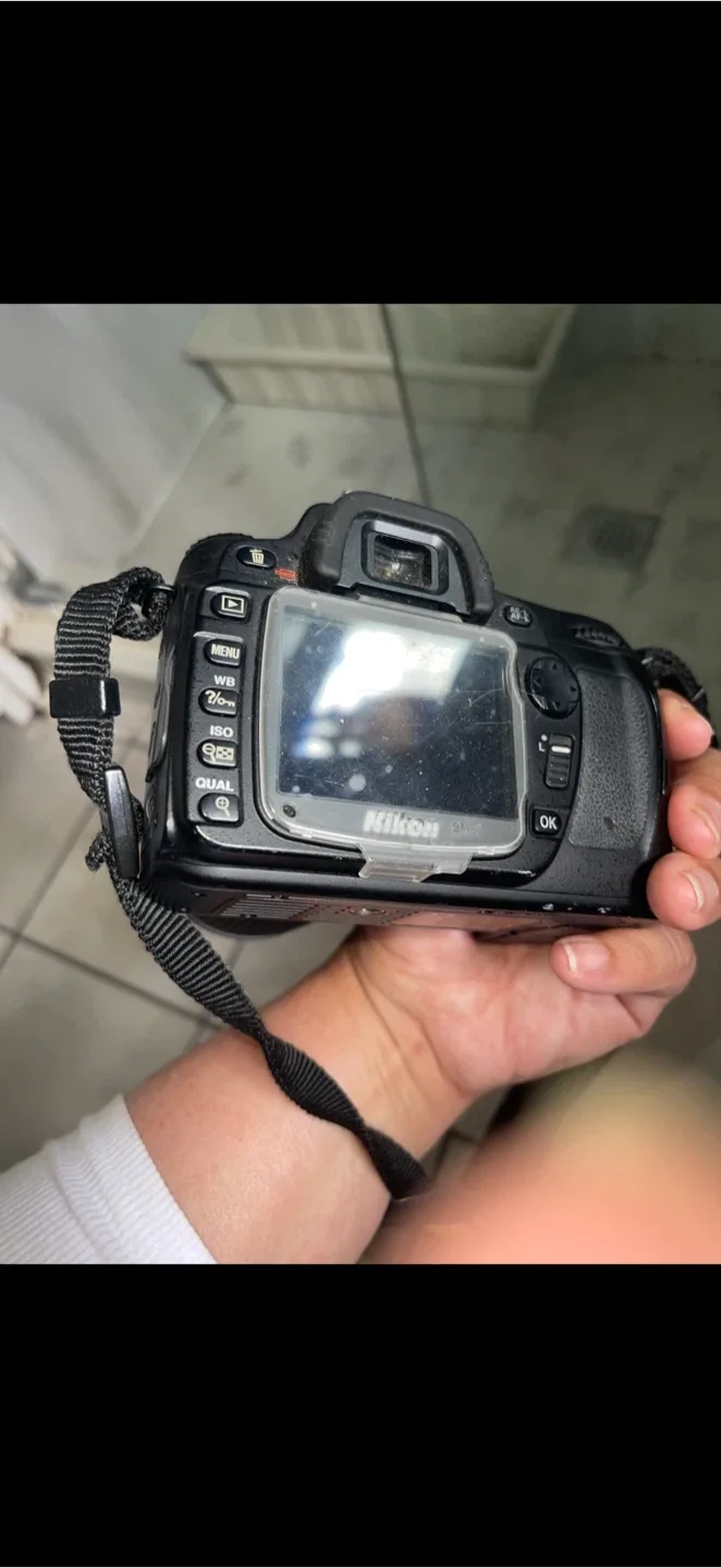 Nikon D80 DSLR Camera with 18-135mm Lens - photo 4