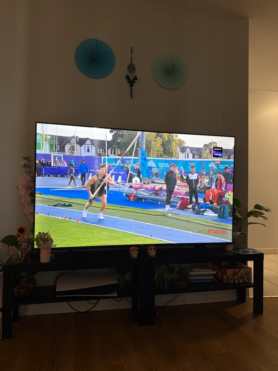 Hisense QD6N Smart TV 4K- Still in Warranty