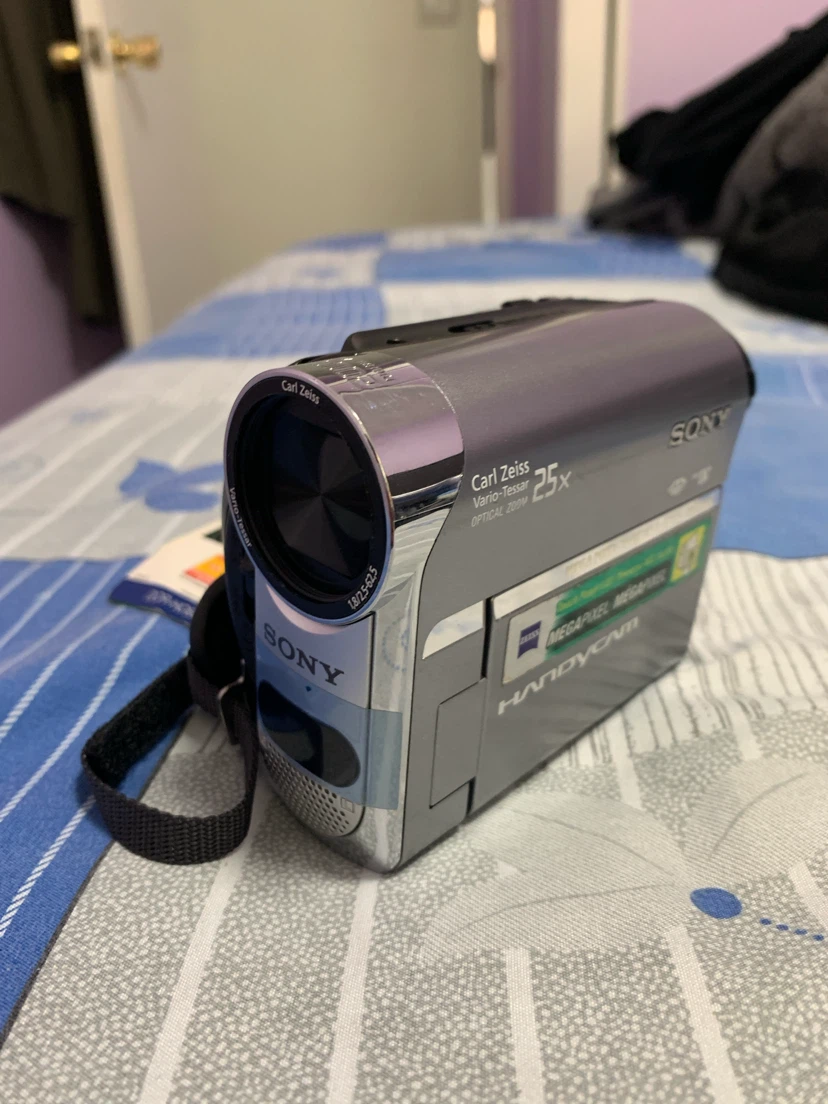 (FOR PARTS) Sony Handycam DCR-HC62