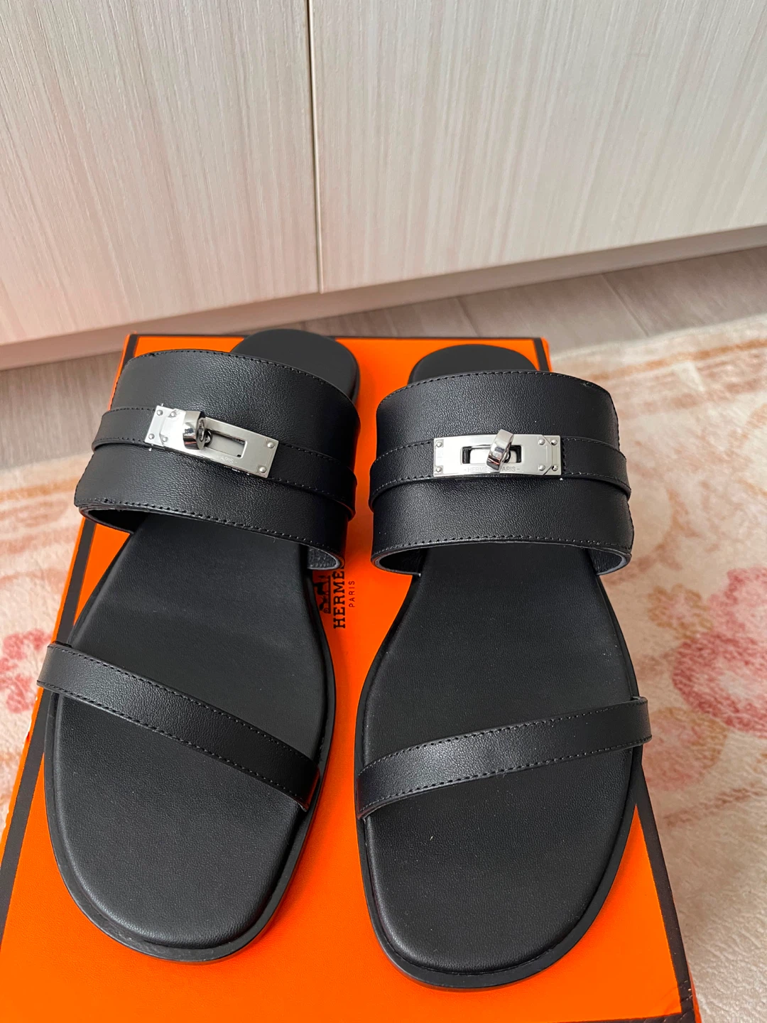Hermes Black Leather Sandals - Size 39 - photo 3