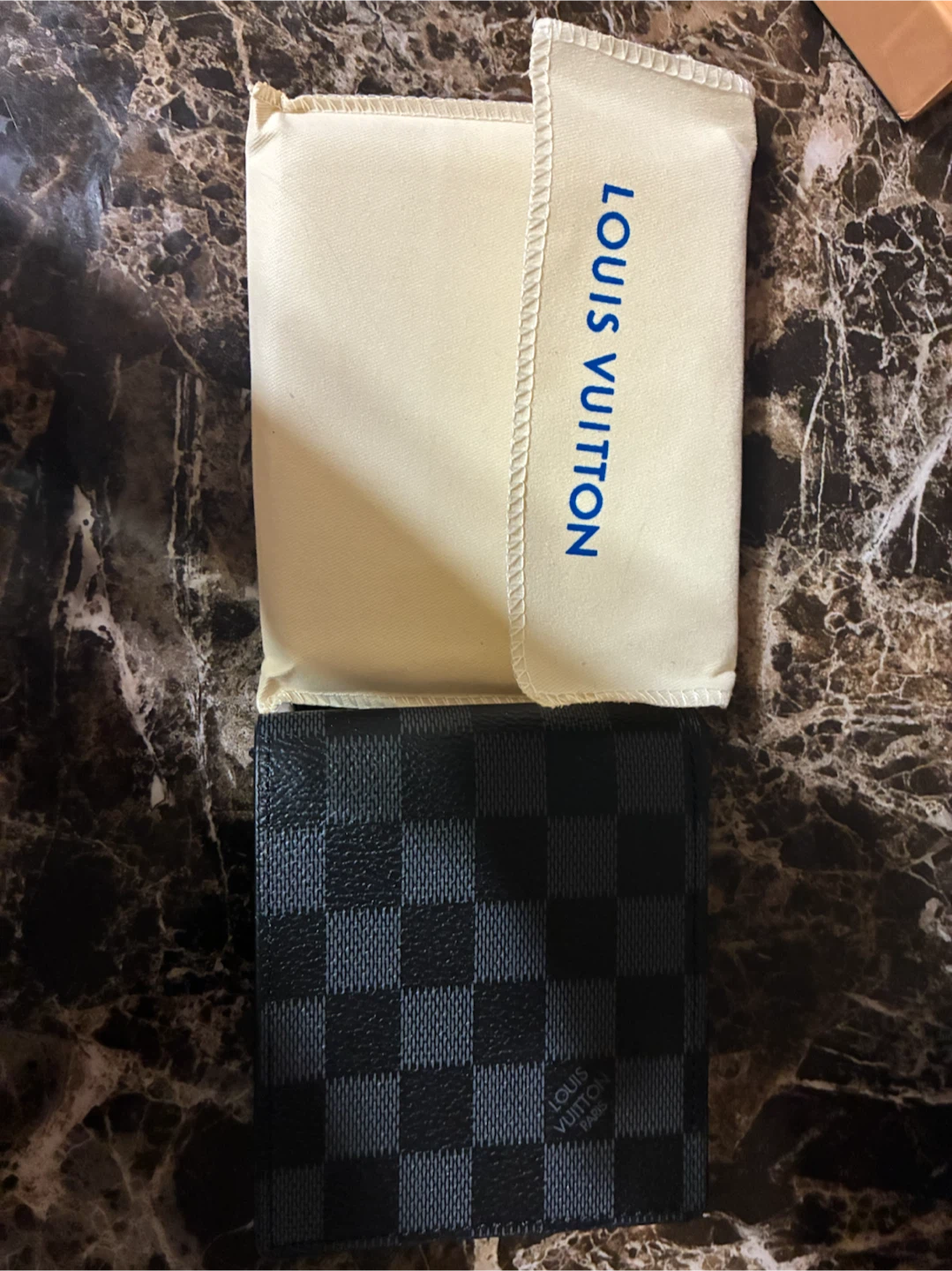 Louis Vuitton wallet black and grey design - photo 3