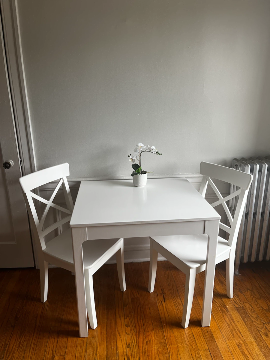 White Extendable Dining Table with 2 Chairs
