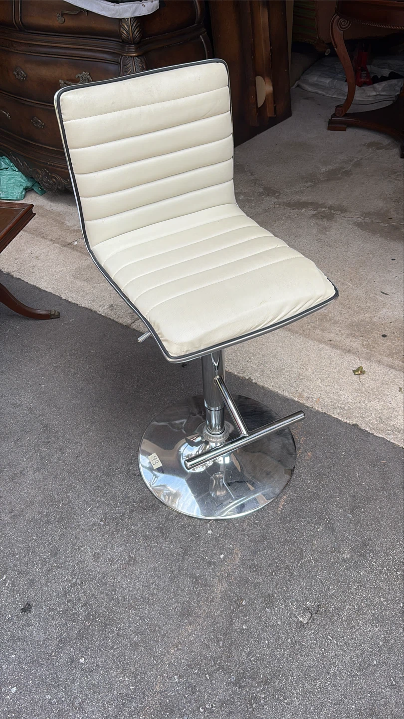 Set of 4 Cream Bar Stools with Chrome Base - photo 2